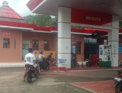 SPBU 54.663.07 Masih Melayani Pengangsu BBM Bersubsidi yang Menggunakan Motor Thunder bolak balik Angkut Minyak Subsidi