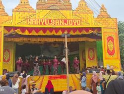 Ketoprak Wahyu Sanjoyo Ramaikan Sedekah Bumi di Desa Babaktulung Sarang–Rembang.