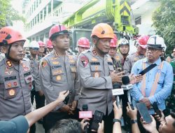 Kapolda Jatim Tinjau Evakuasi Korban Robohnya Bangunan Ponpes Al Khoziny di Sidoarjo