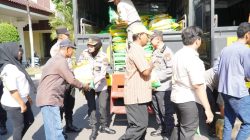 Polda Jatim Peduli Masyarakat Gelar Baksos Salurkan Bantuan untuk Ribuan Warga